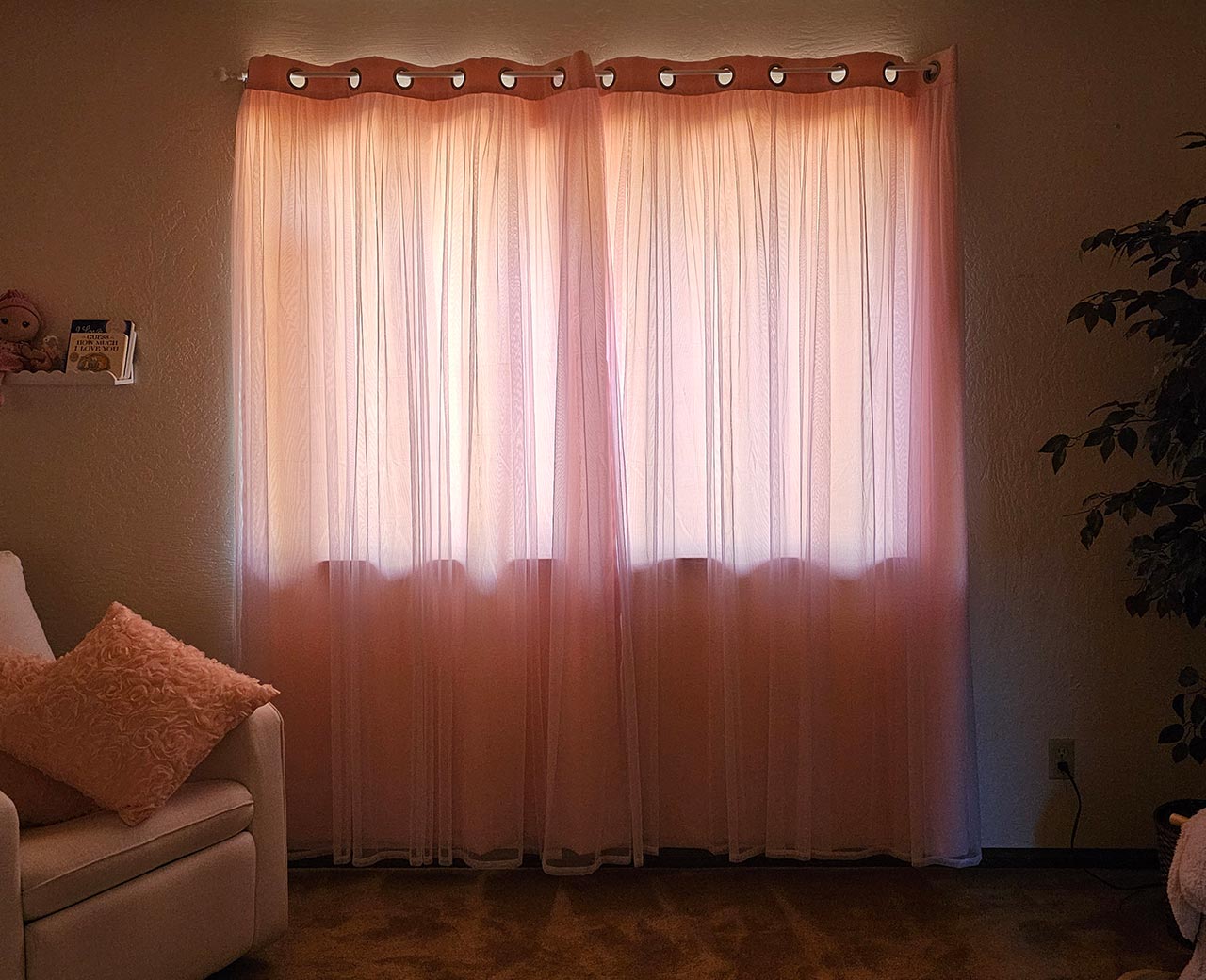 nursery-pink-blinds.jpg
