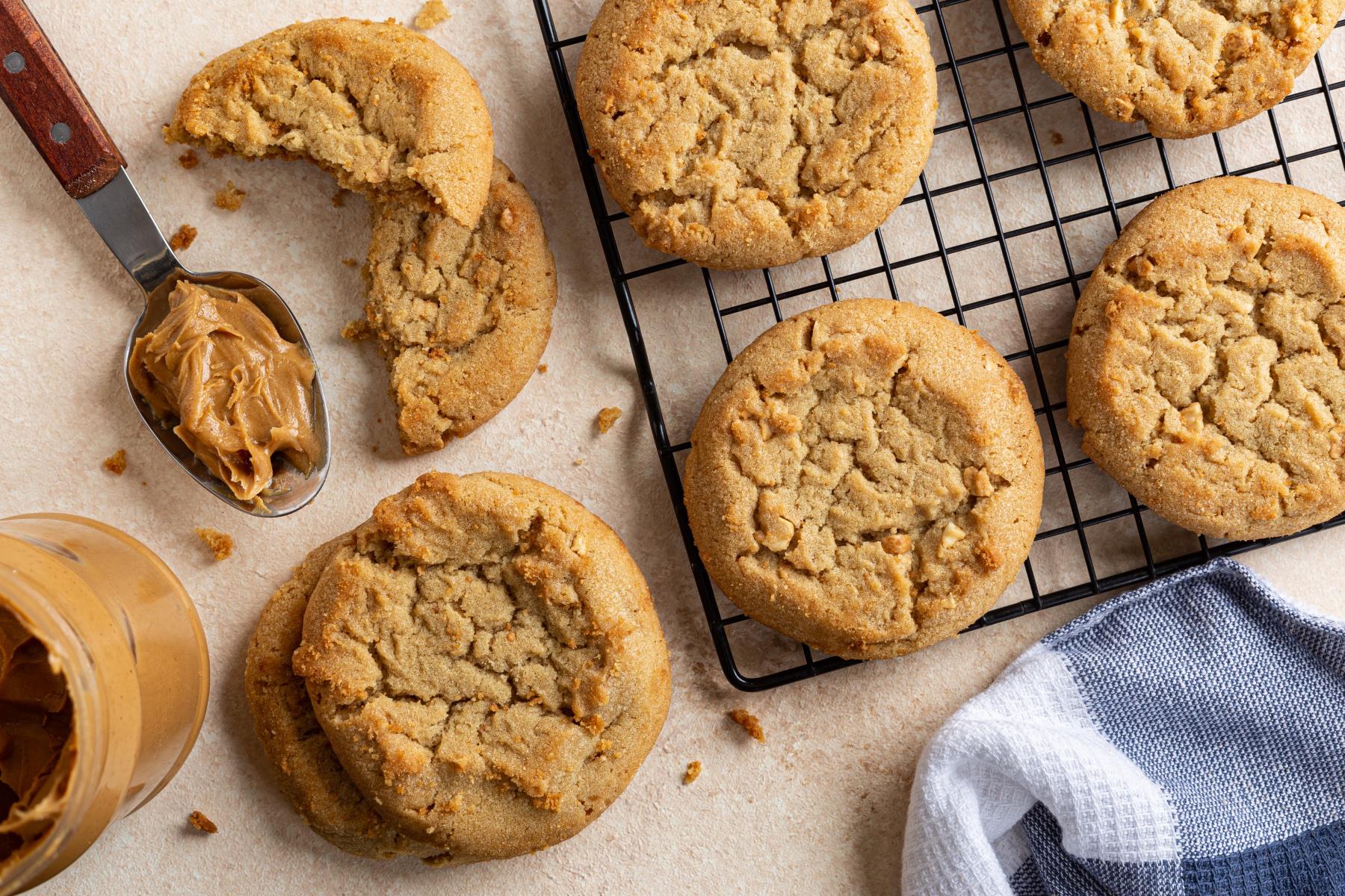 A tray of peanut butter cookies.