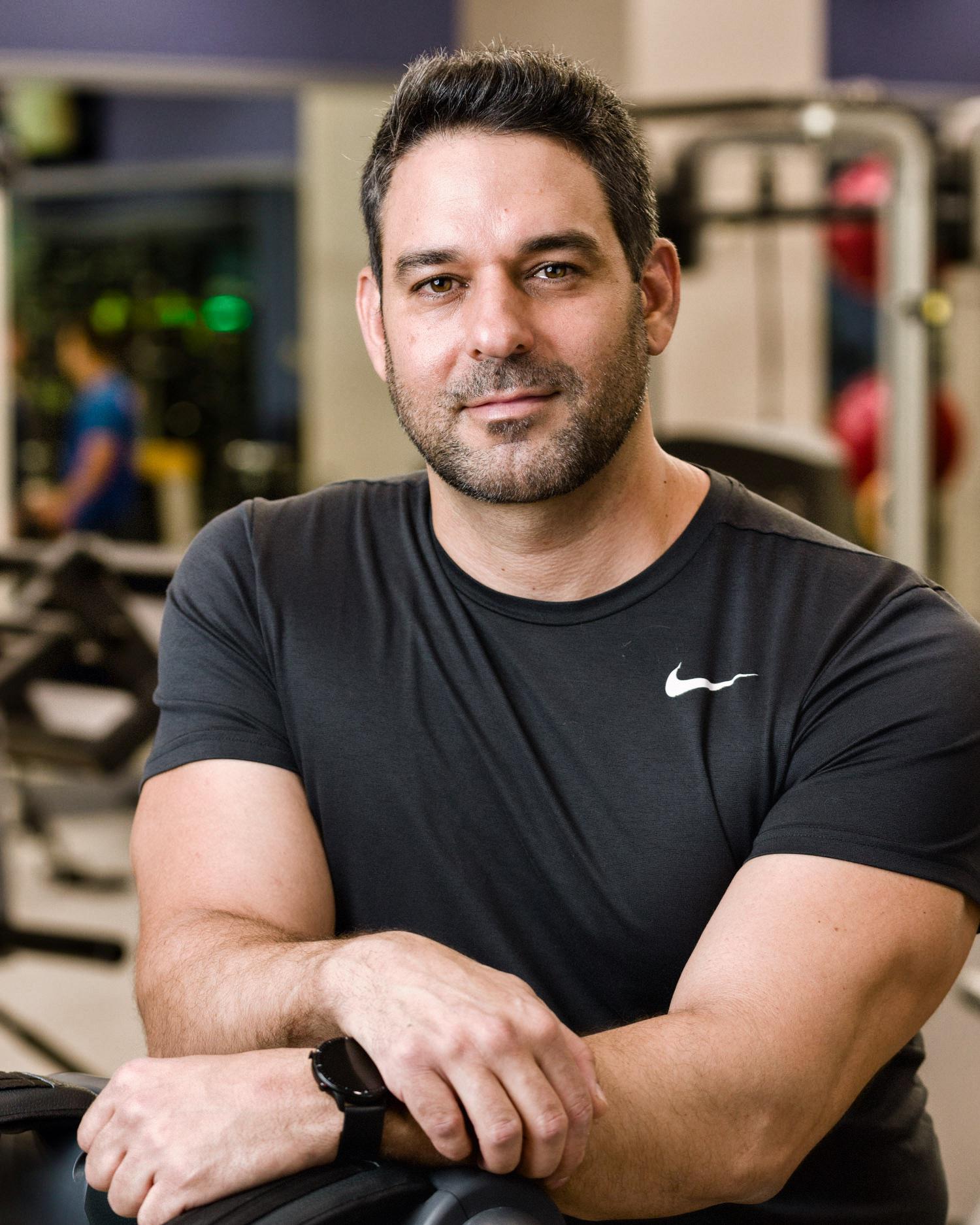A headshot of the Canyon Ranch spa + fitness Wellness Manager, Mike Saab