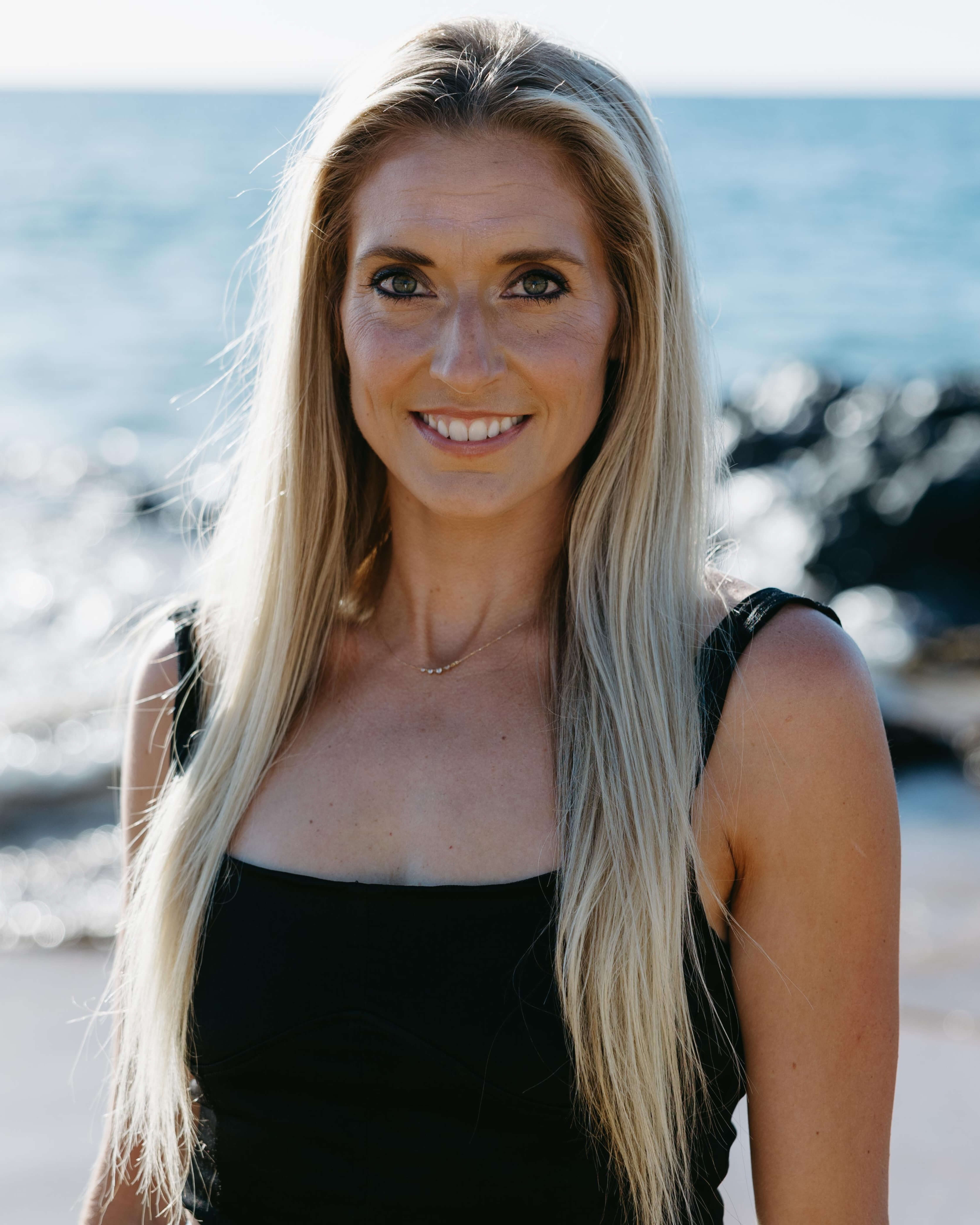 a headshot of Mary Richards