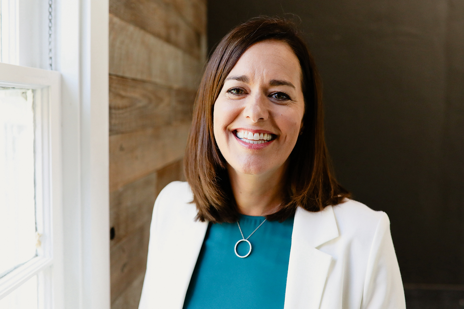 Laura Cooke headshot