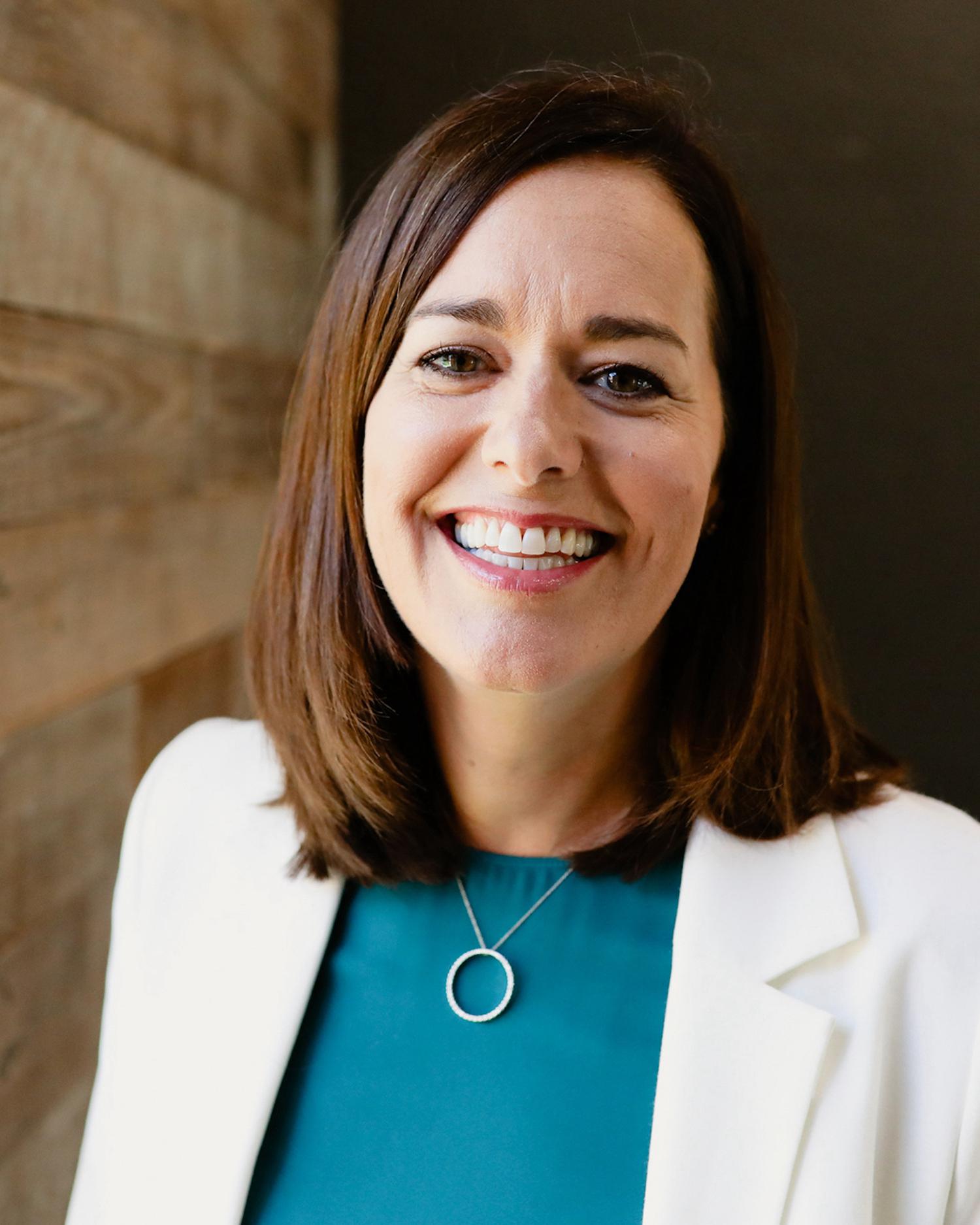 Laura Cooke headshot