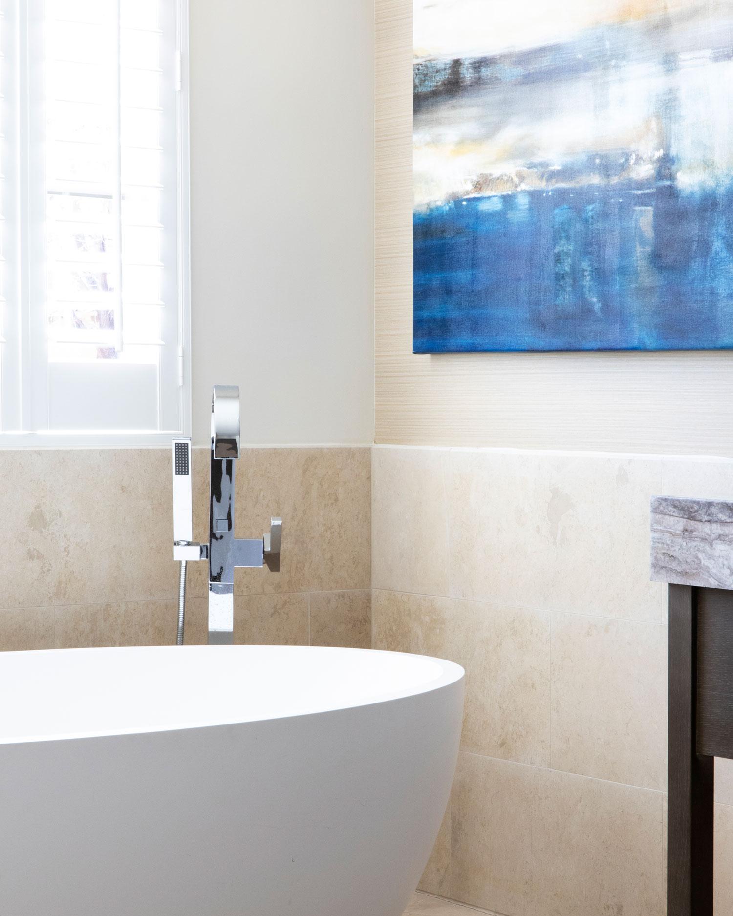 The bathtub in the Residence.