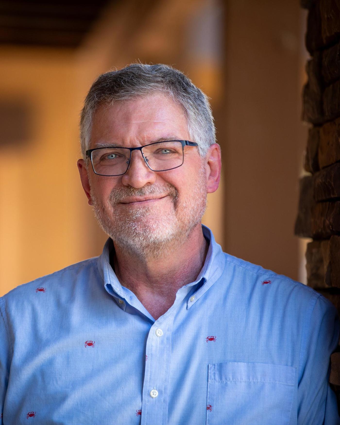 Stephen Russell headshot