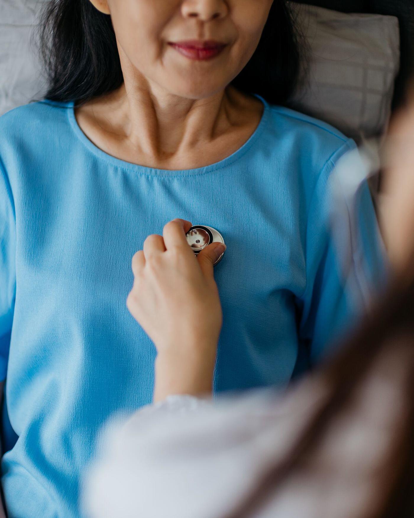 physician-consult-heart-disease