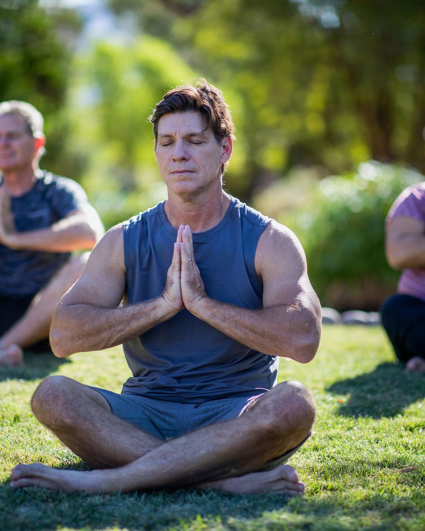spirituality-group-outdoor-yoga