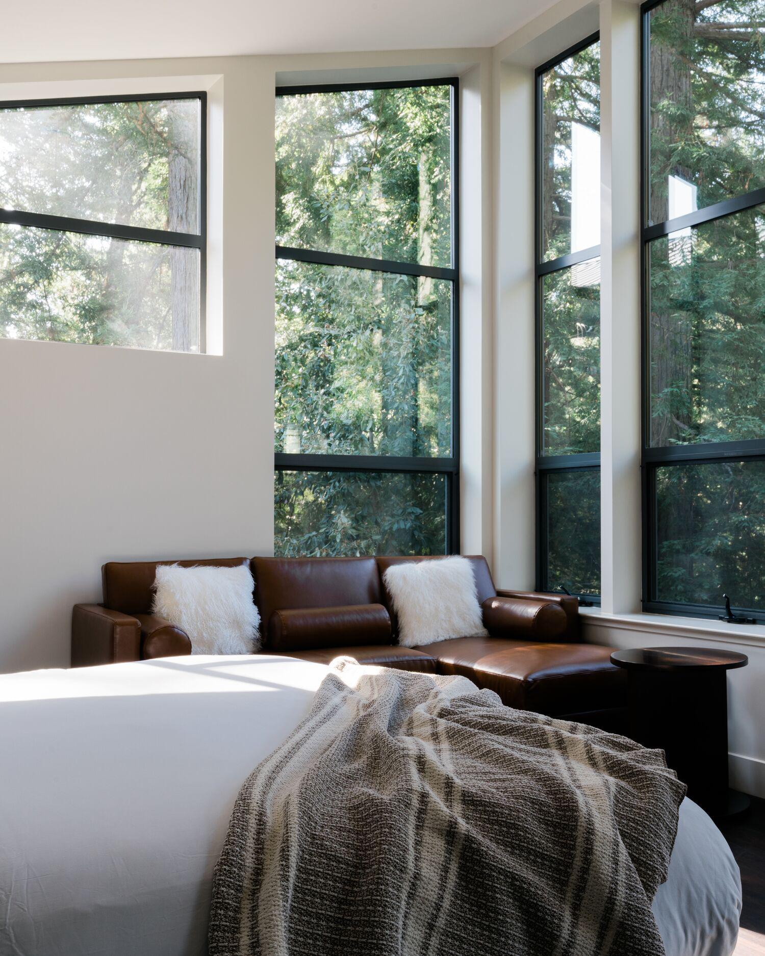 woodside-treehouse-room