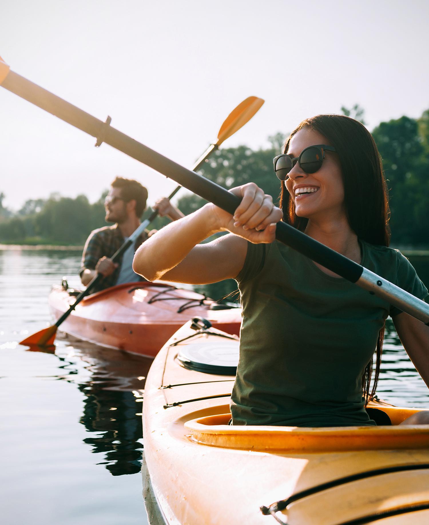 couple-kayaking