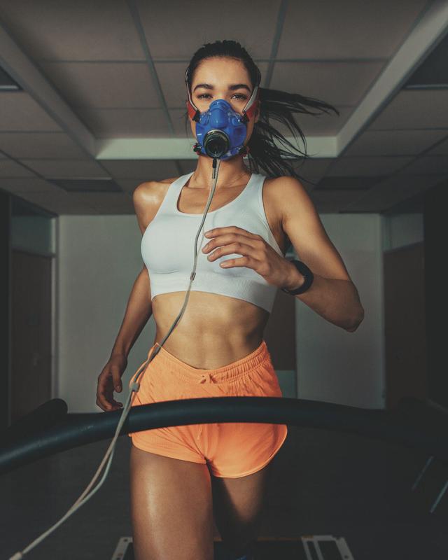 sm_Web_Page_Hero_Vertical-VO2-max-test-woman-canyon-ranch
