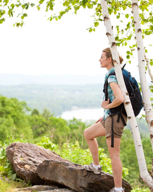 sm_Web_Page_Hero_Vertical-CRL_HIKING_OLIVIA_OUTLOOK_0968