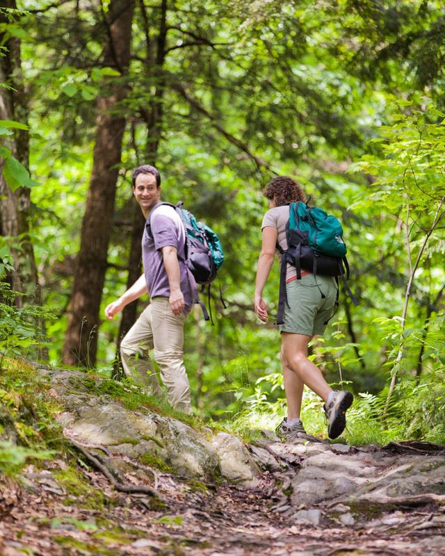 sm_Web_Page_Hero_Vertical-CRL_HIKING_BURBANK_TRAIL_0600