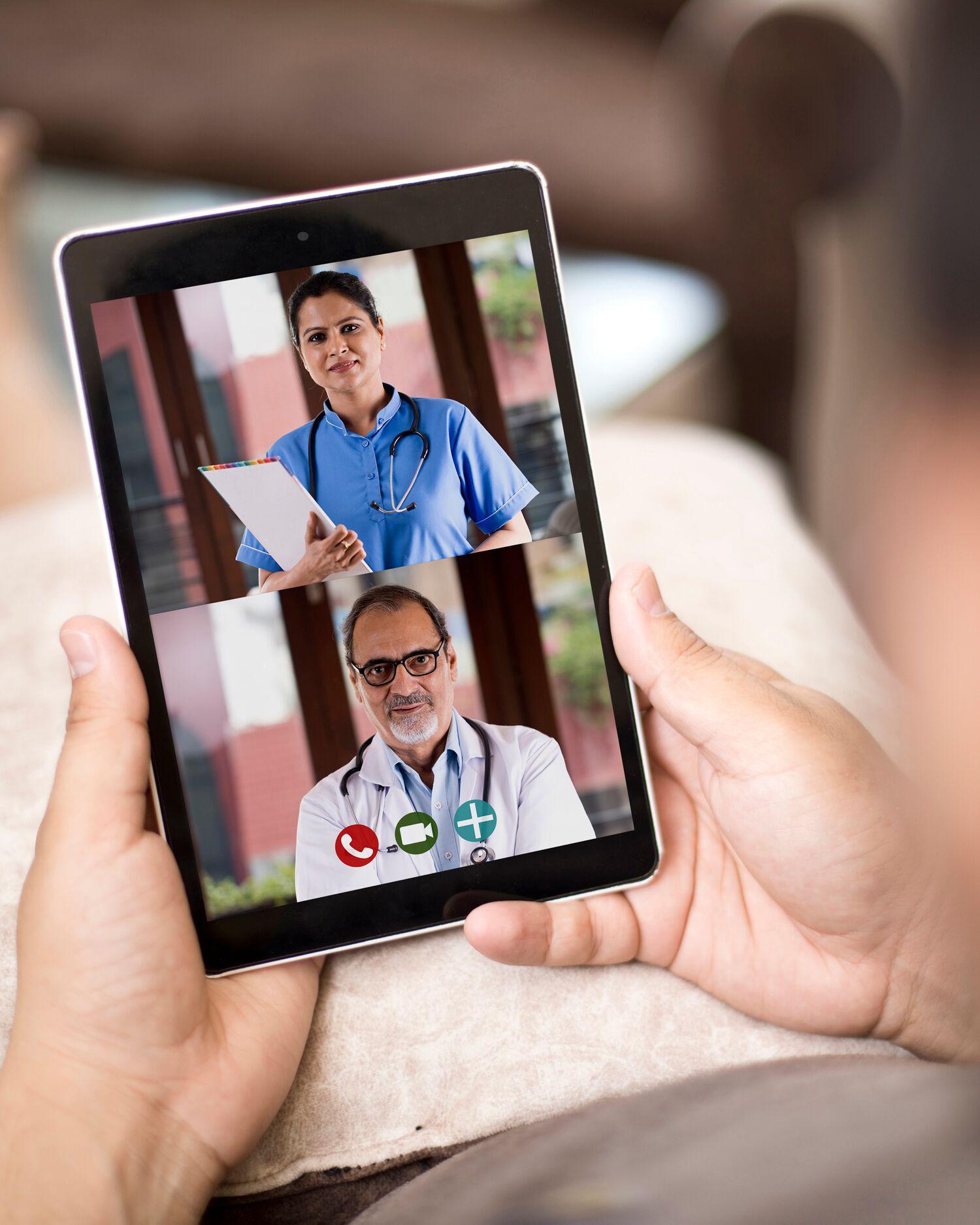 Physicians on a computer
