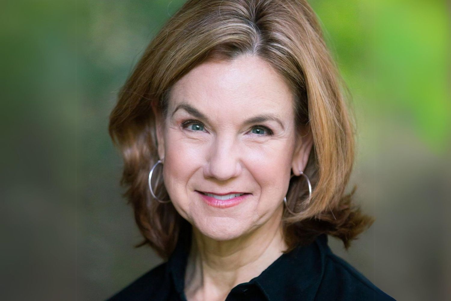 a headshot of Jeannie DuBose