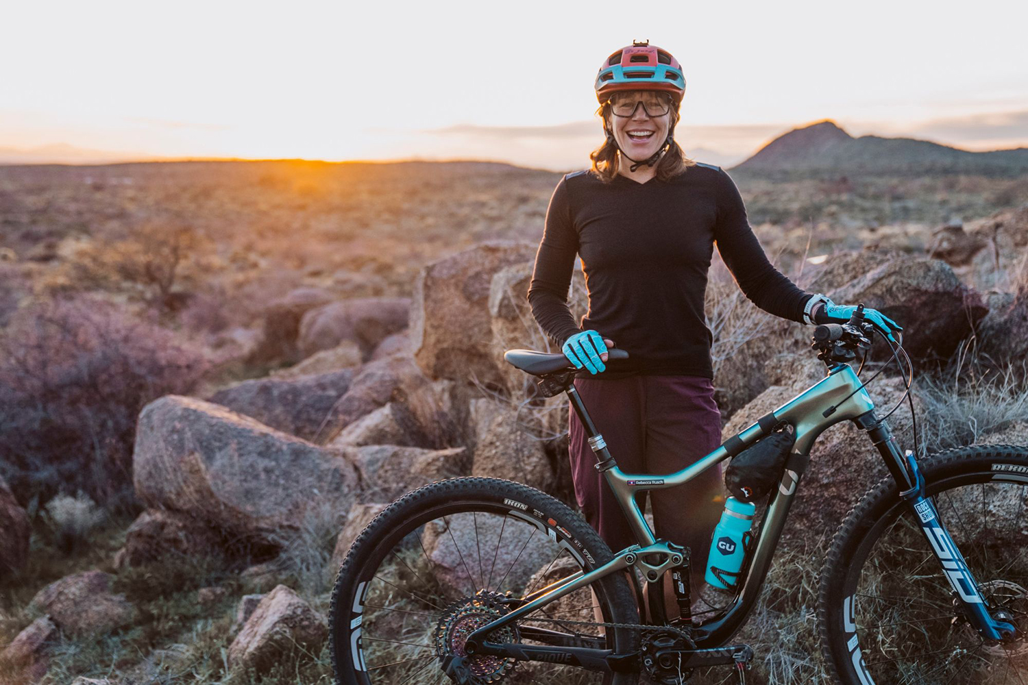 A man and woman mountainbiking