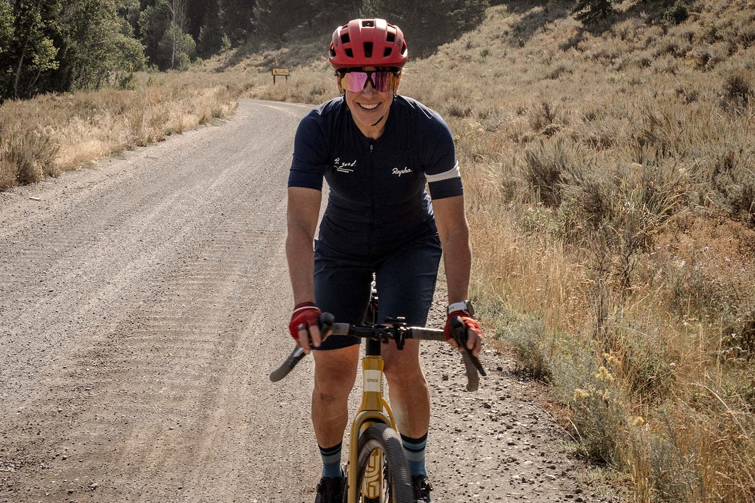 A man and woman mountainbiking