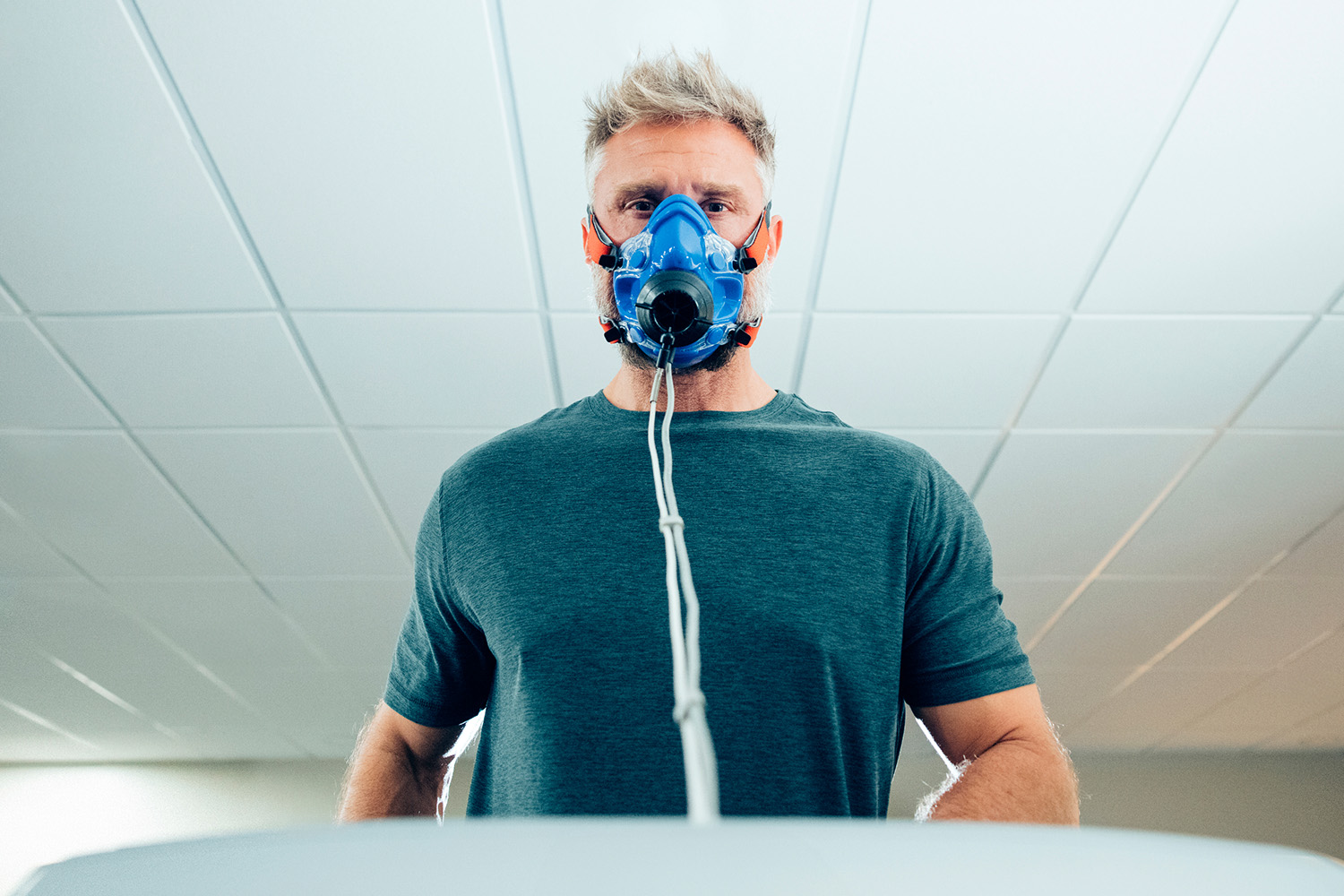 a man on a vo2 max test