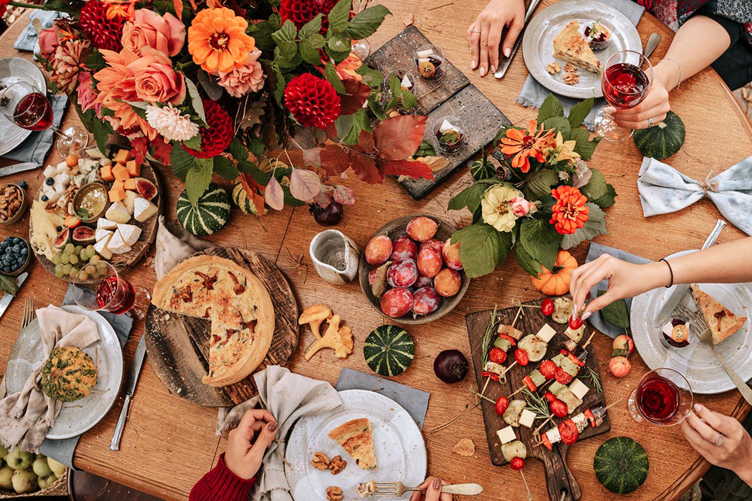 A Tablesetting with Fall Foods 