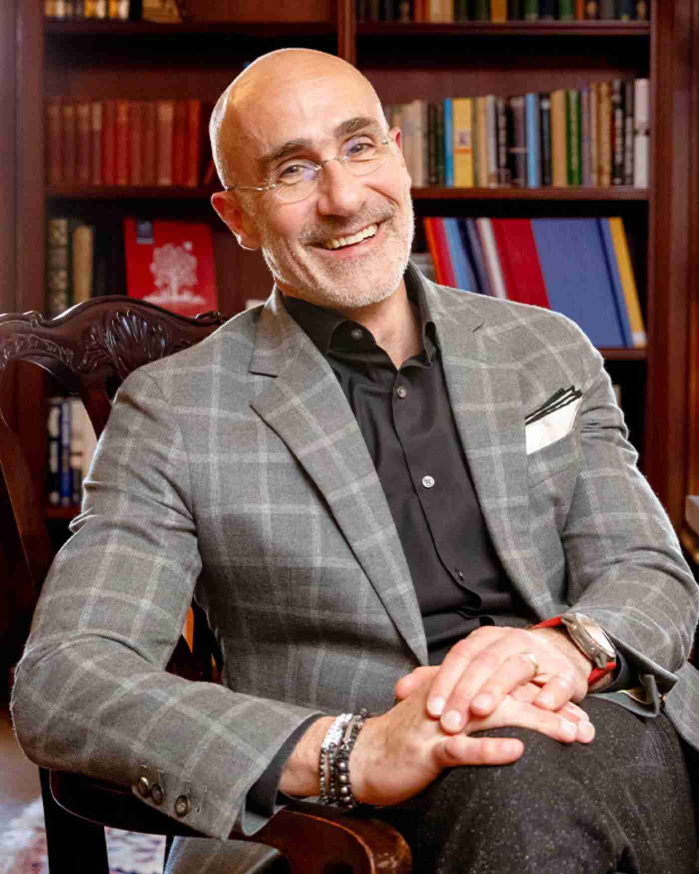Dr. Arthur Brooks headshot