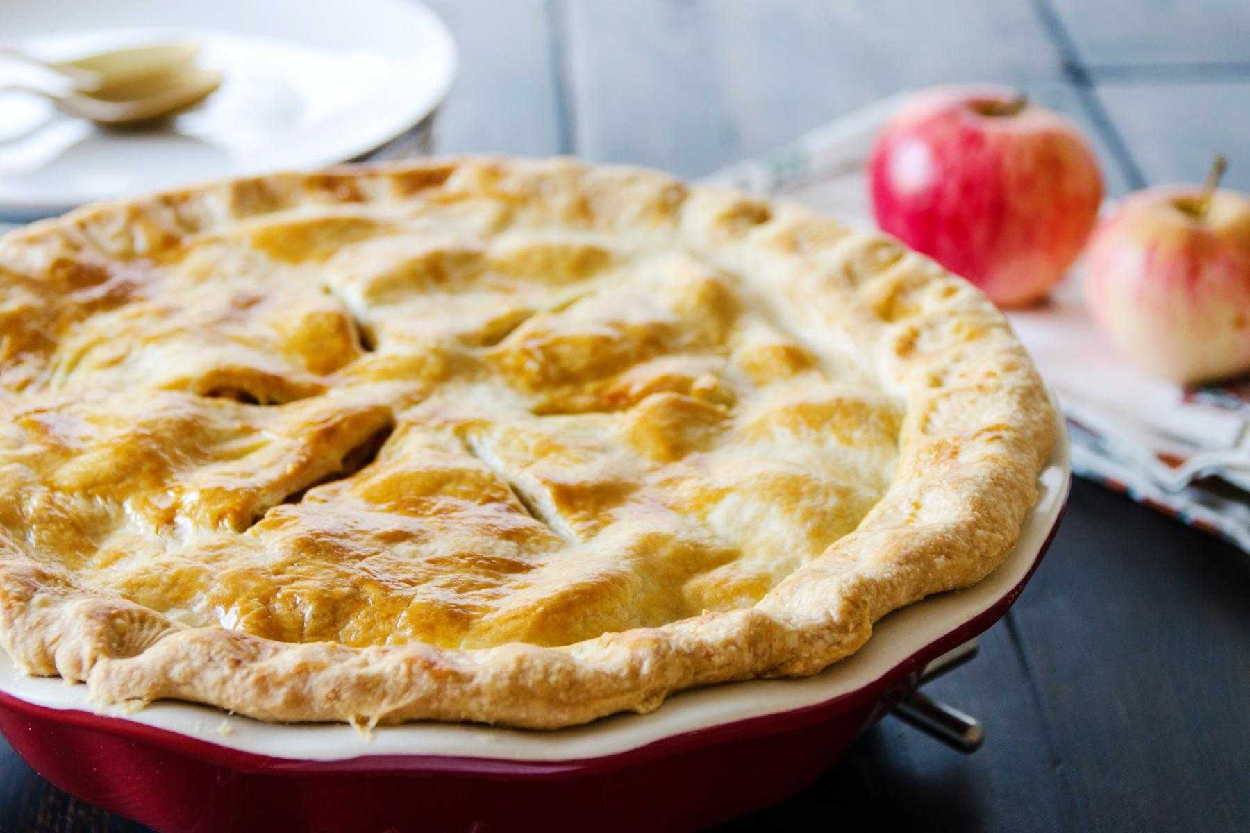 Close-up of an apple pie.