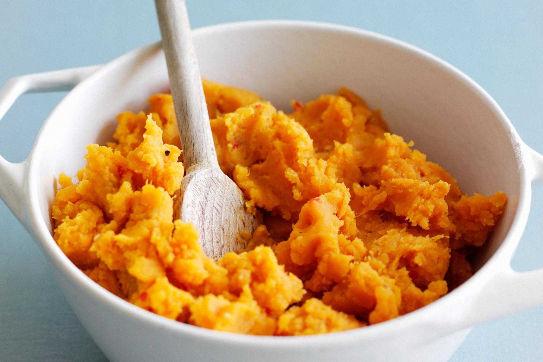 bowl of mashed sweet potatoes