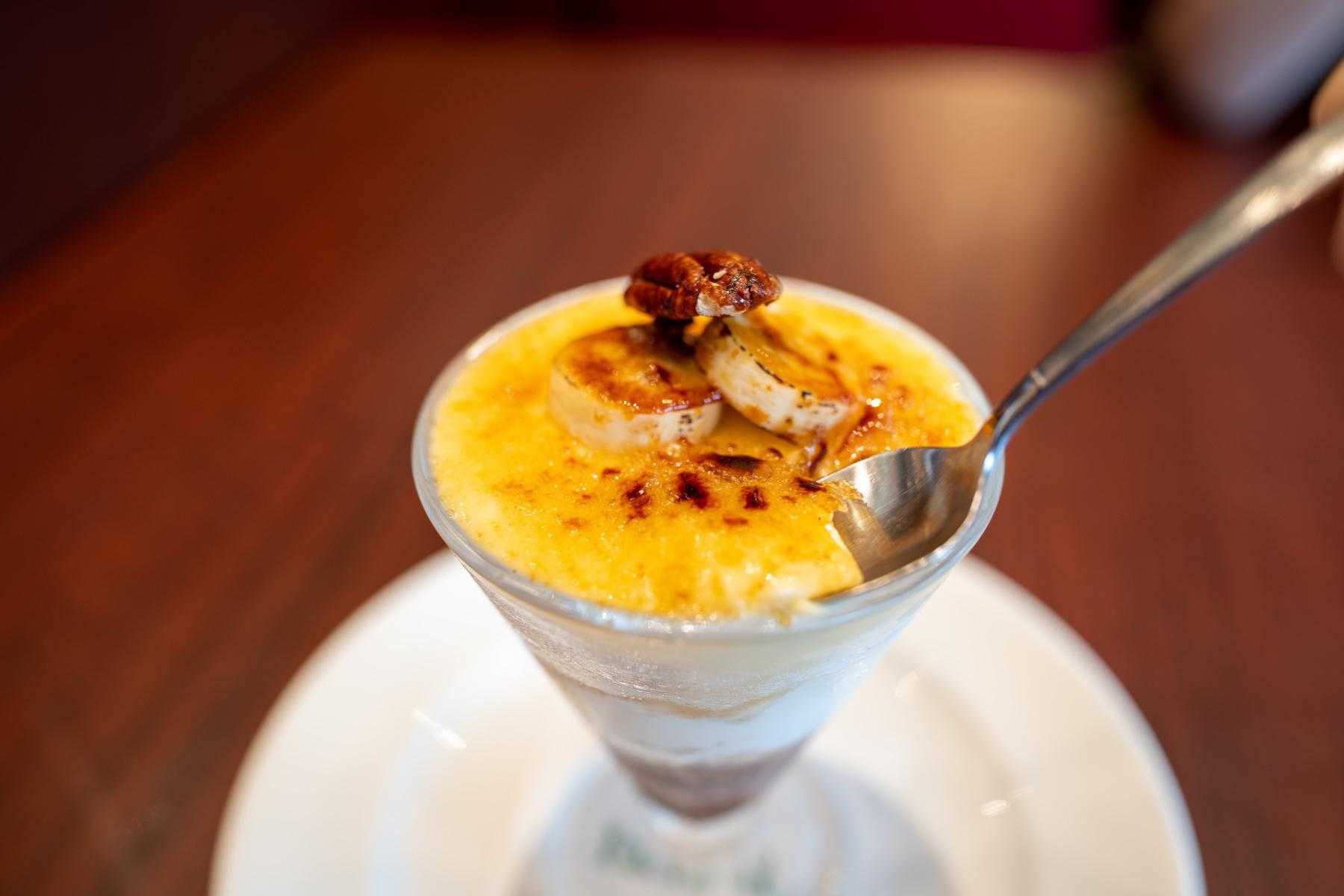 Close-up of a dish of oatmeal brûlee.