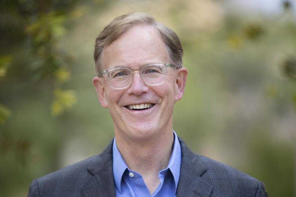 Stephen Brewer headshot