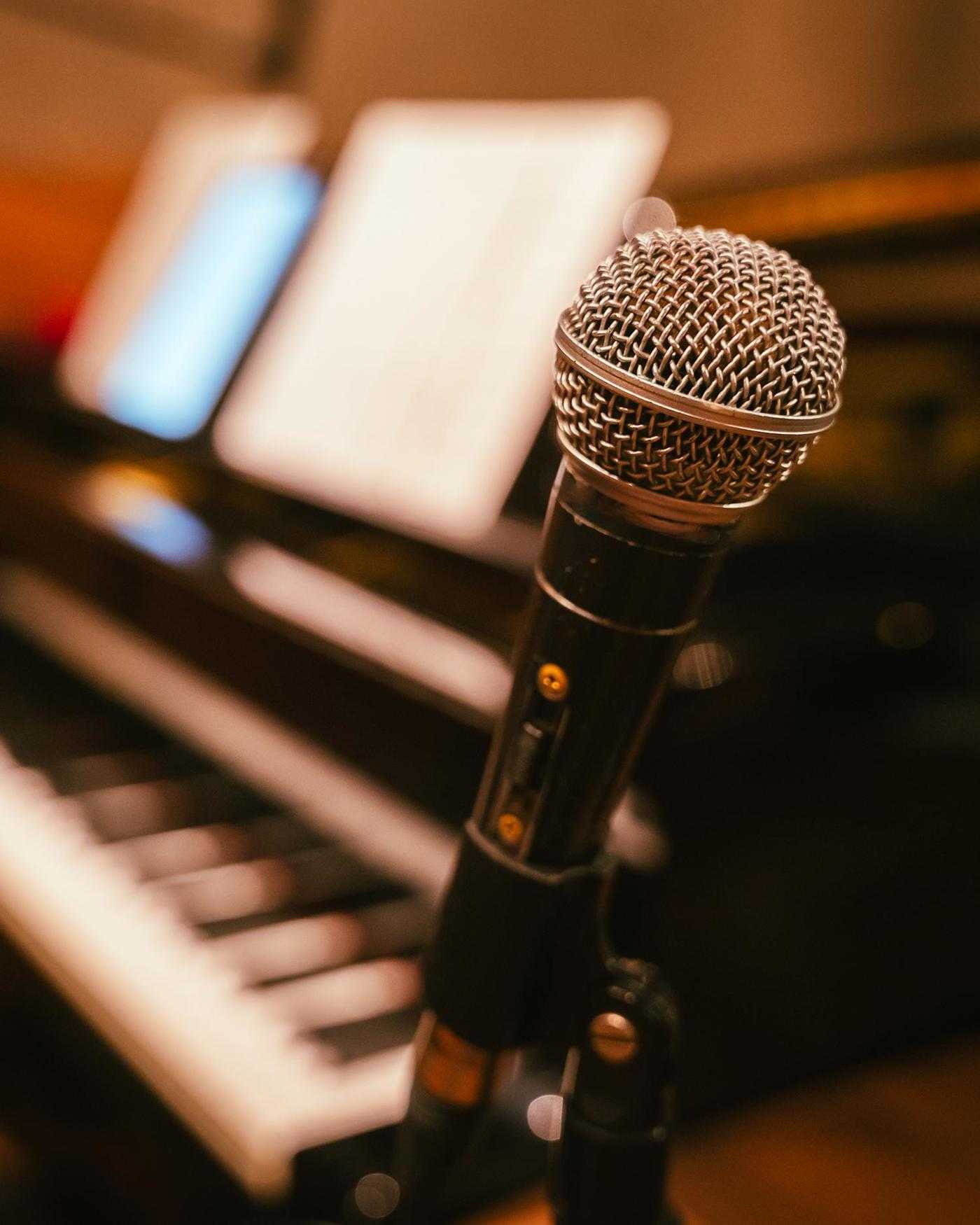 A piano and microphone