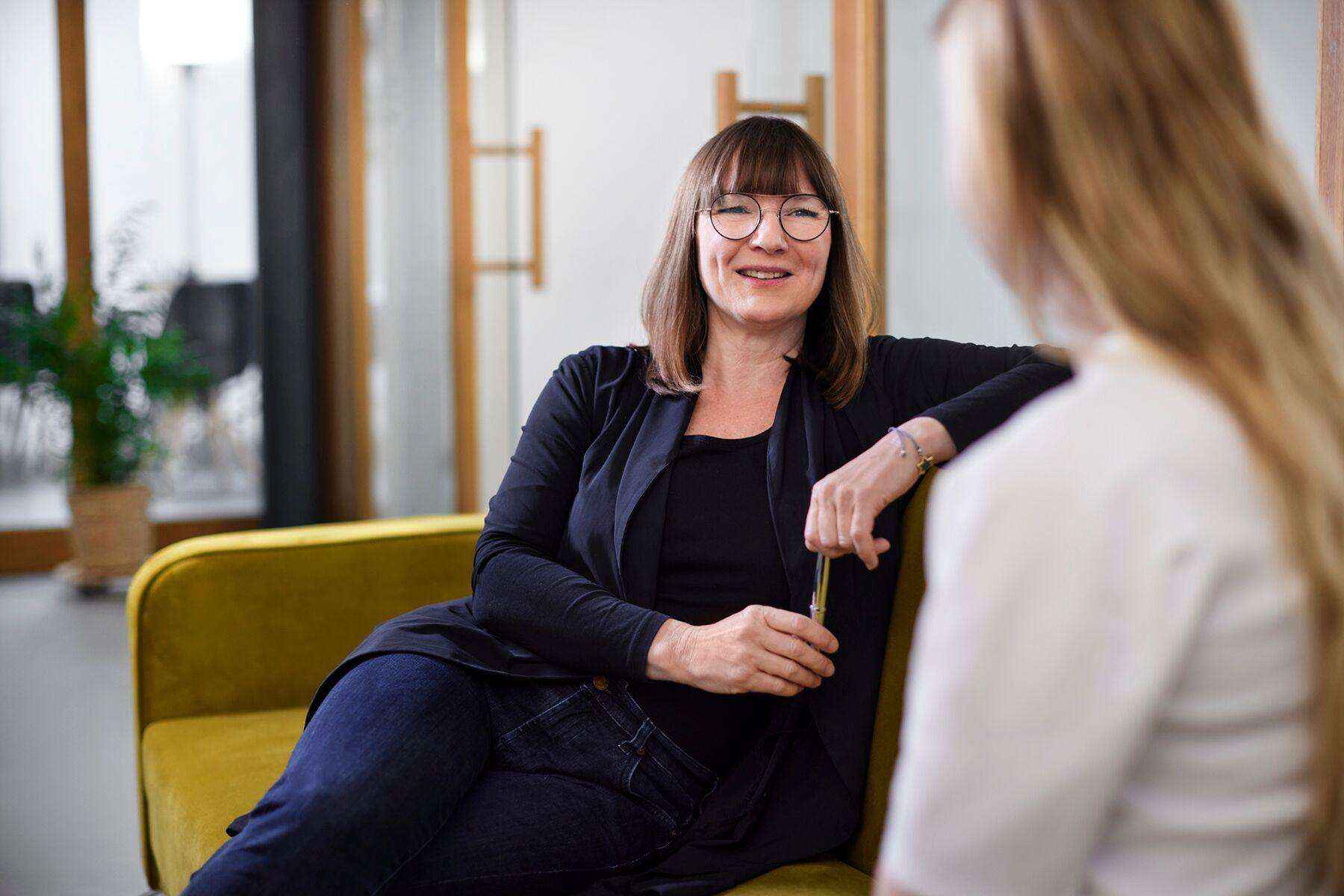 one on one woman consulting