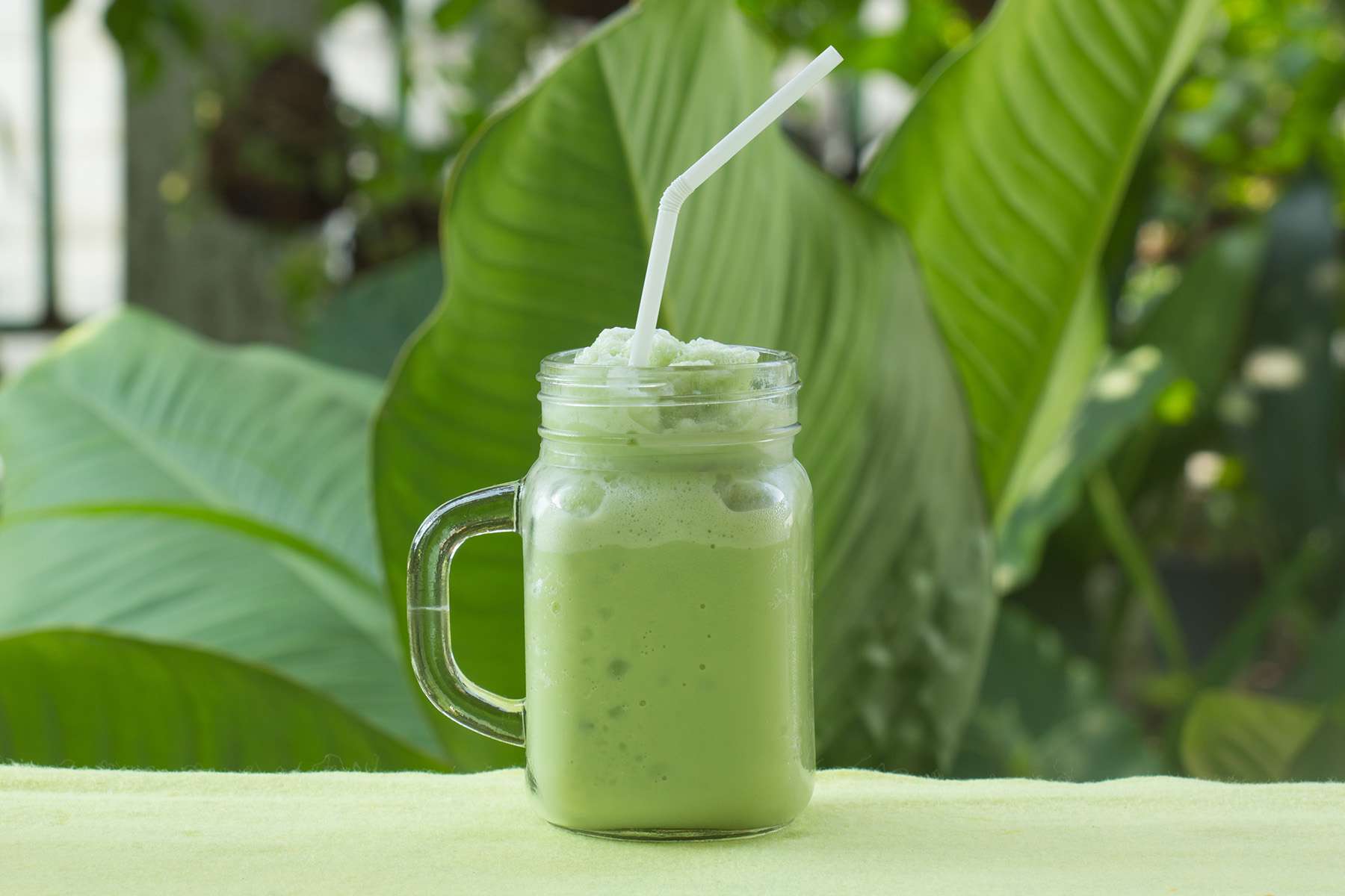 Mango Matcha Green Smoothie  