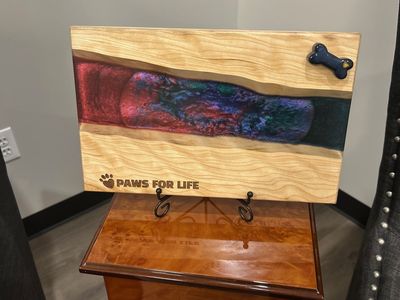 6 inch metal bamboo stand for the paw print