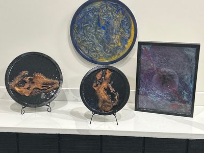 Customized epoxy art with easel