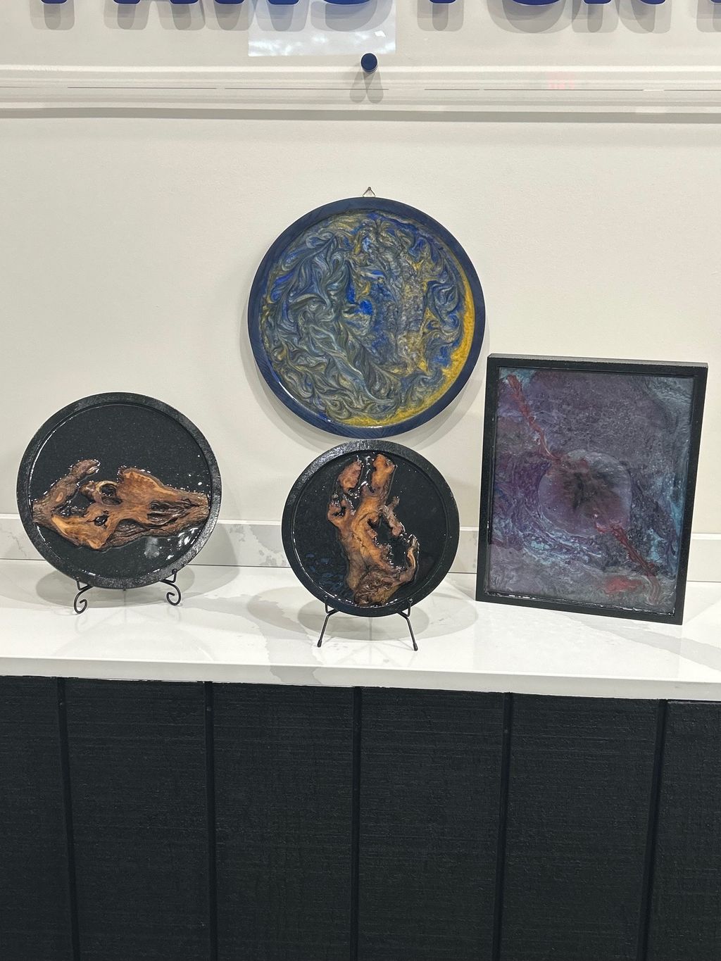 Customized epoxy art with easel