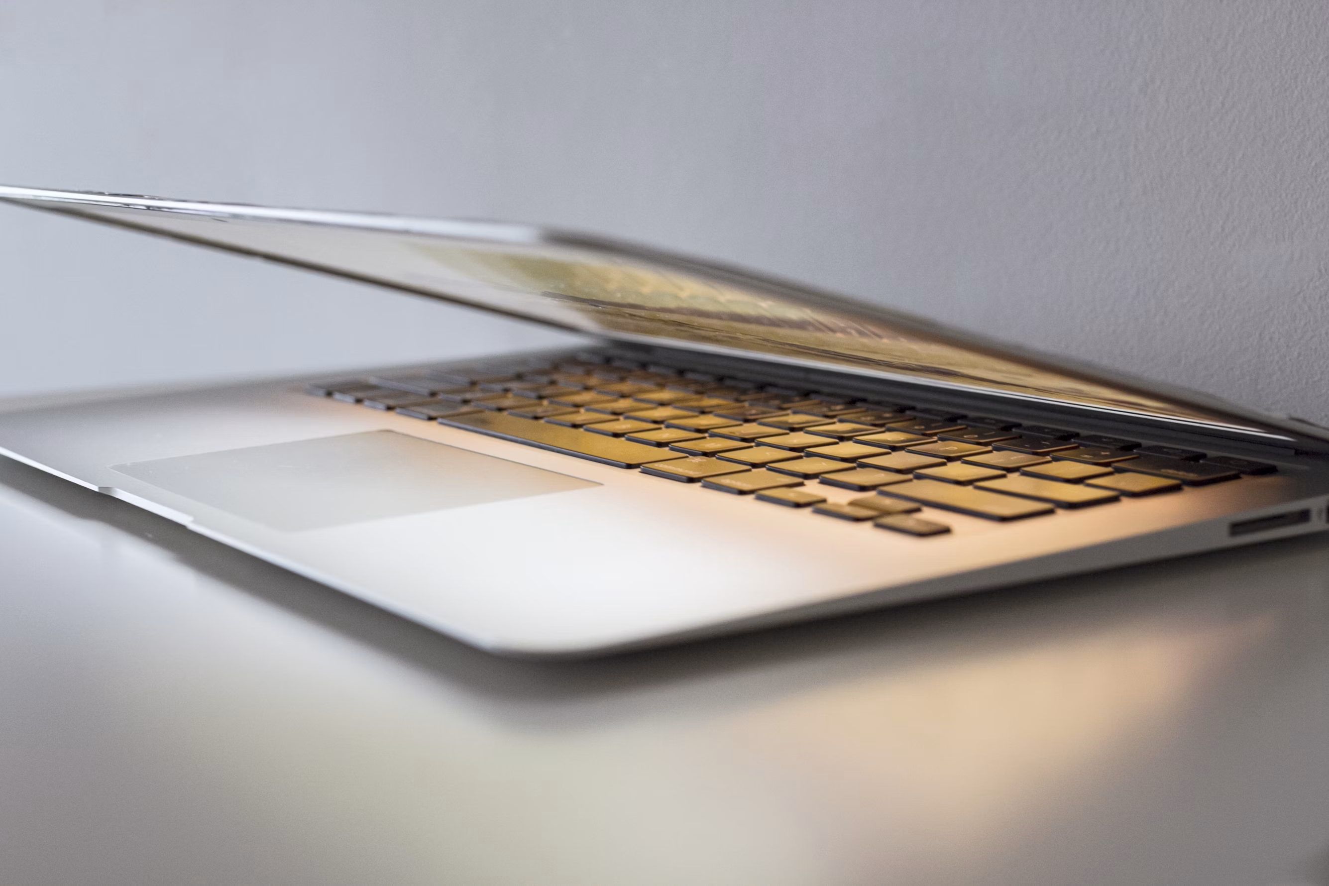 laptop.avif