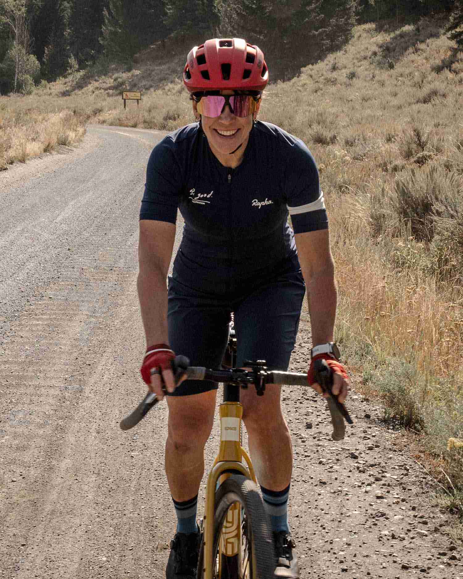 A man and woman mountainbiking